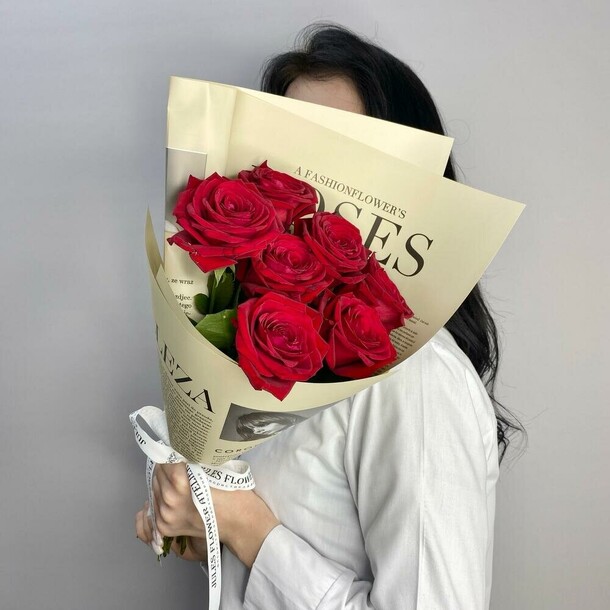 Букет из красных роз, артикул F1344744 - 3488 рублей, доставка по городу. Flawery - доставка цветов
