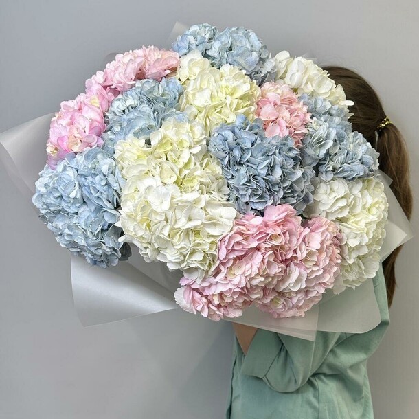 Букет из гортензий 15шт, артикул F1344915 - 29173 рублей, доставка по городу. Flawery - доставка цветов