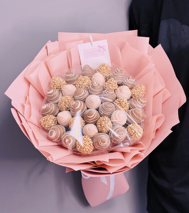 Клубника в шоколаде букет «faberje», артикул F1535877 - 4500 рублей, доставка по городу. Flawery - доставка цветов