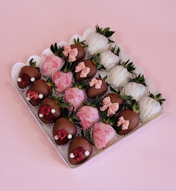 Клубника в шоколаде, артикул F1535878 - 2500 рублей, доставка по городу. Flawery - доставка цветов