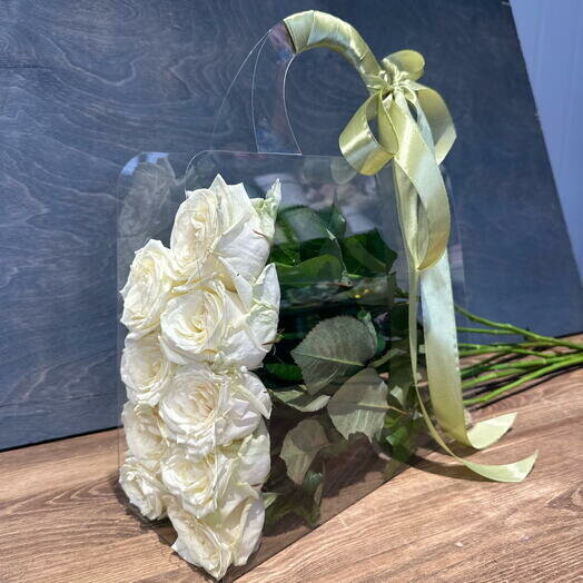 9 роз в сумке, артикул F1527875 - 3364 рублей, доставка по городу. Flawery - доставка цветов