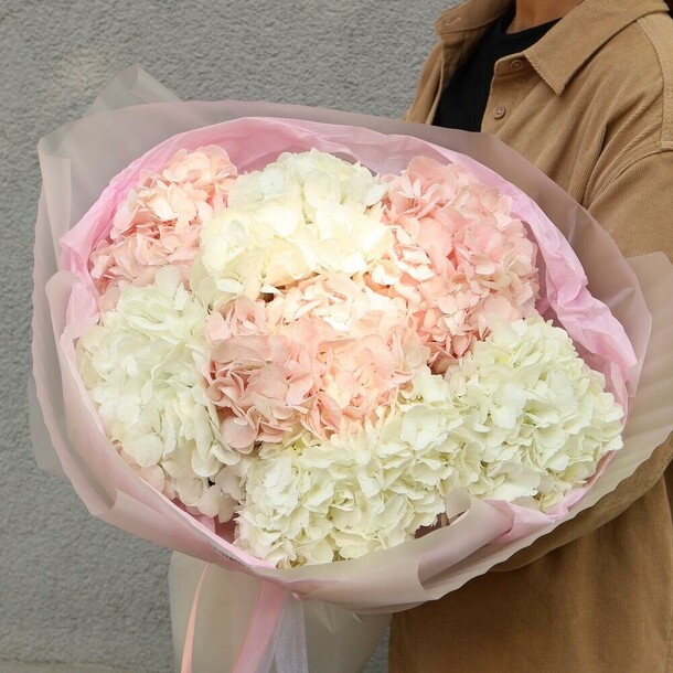 Букет из гортензий|7шт, артикул F1531982 - 7400 рублей, доставка по городу. Flawery - доставка цветов