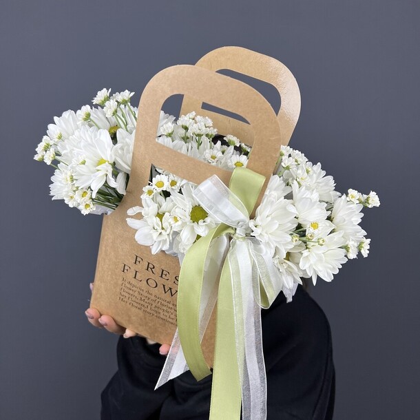 Сумочка с ромашками "летние ноты", артикул F1331569 - 2590 рублей, доставка по городу. Flawery - доставка цветов