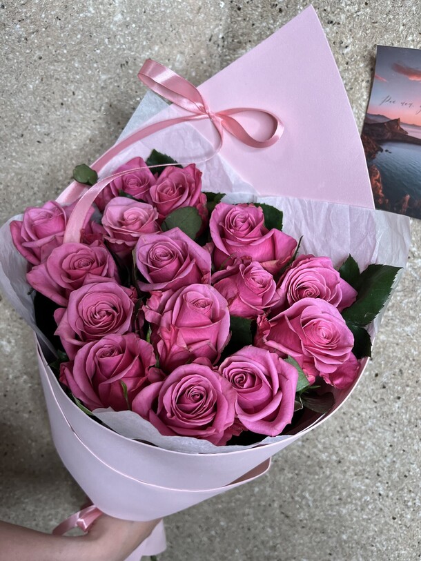 15 розовых роз, артикул F1226609 - 8490 рублей, доставка по городу. Flawery - доставка цветов