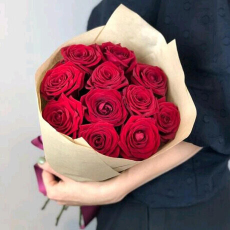 11 красных роз, артикул F1235113 - 4850 рублей, доставка по городу. Flawery - доставка цветов