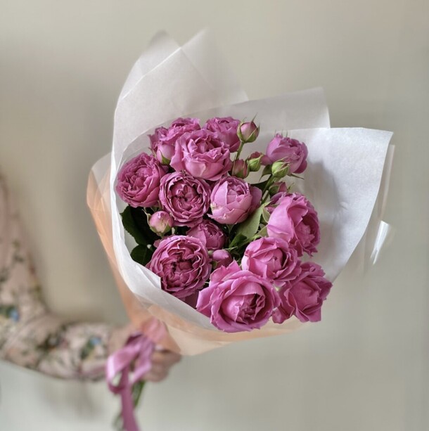 Пионовидные кустовые розы, артикул F1239258 - 4890 рублей, доставка по городу. Flawery - доставка цветов