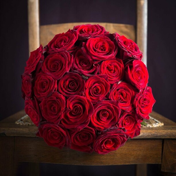 23 красные розы, артикул F1246440 - 9060 рублей, доставка по городу. Flawery - доставка цветов
