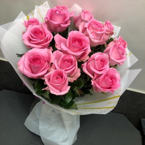 15 розовых нежных роз, артикул F1246638 - 8160 рублей, доставка по городу. Flawery - доставка цветов