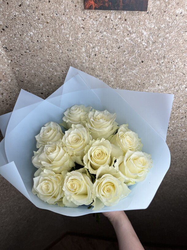 11 белых роз, артикул F1260604 - 5160 рублей, доставка по городу. Flawery - доставка цветов