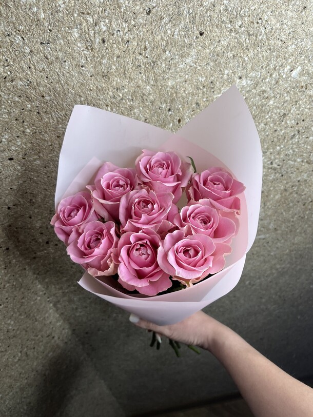 9 розовых роз, артикул F1260612 - 5280 рублей, доставка по городу. Flawery - доставка цветов