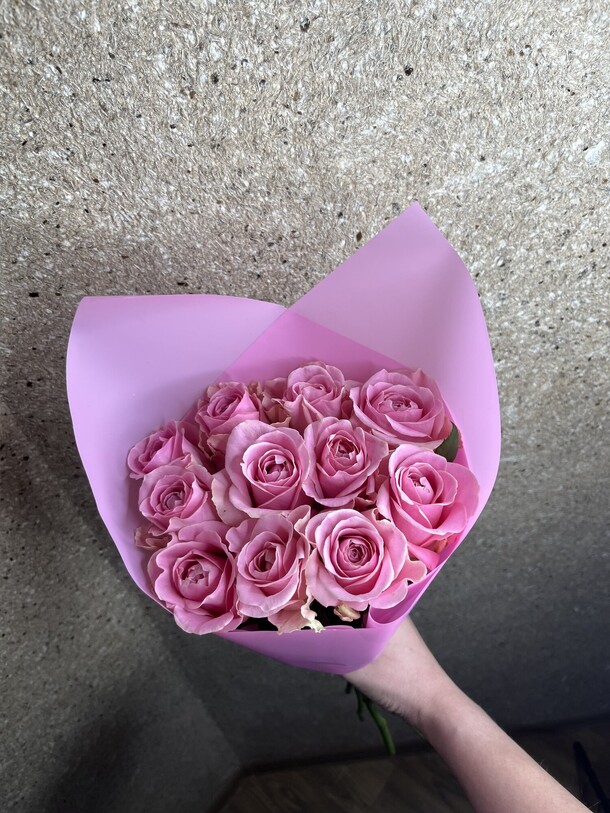 11 розовых роз, артикул F1260614 - 6240 рублей, доставка по городу. Flawery - доставка цветов