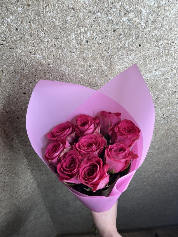 9 малиновых роз, артикул F1260622 - 2690 рублей, доставка по городу. Flawery - доставка цветов