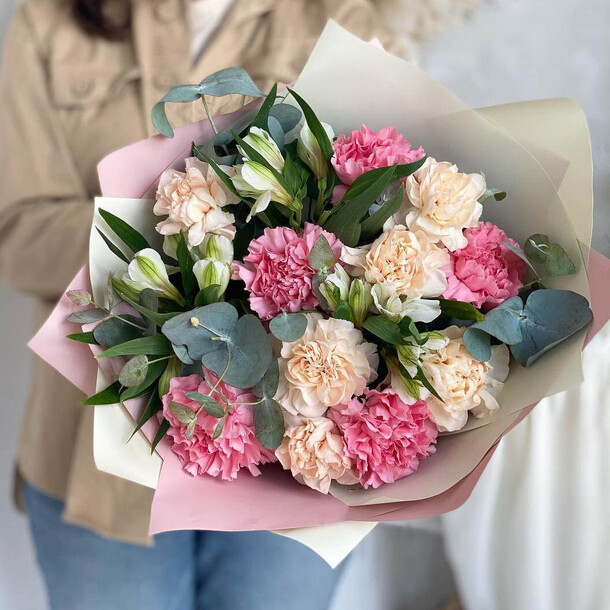 Букет из диантусов и альстромерий, артикул F1338692 - 5600 рублей, доставка по городу. Flawery - доставка цветов