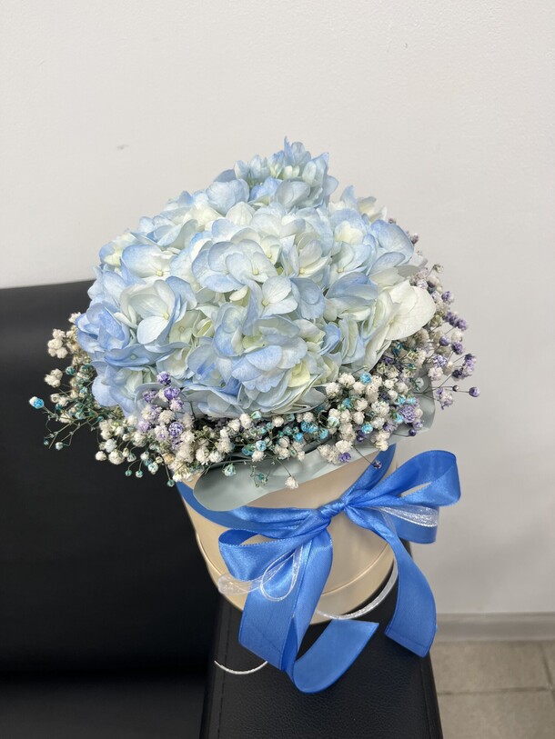 Гортензия в коробке, артикул F1339076 - 2950 рублей, доставка по городу. Flawery - доставка цветов