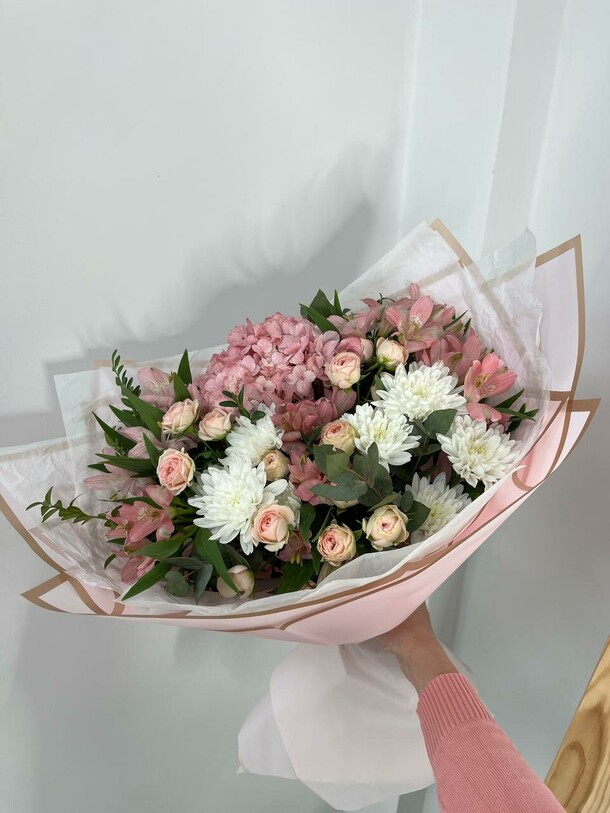 Букет "восторг", артикул F1384202 - 14700 рублей, доставка по городу. Flawery - доставка цветов