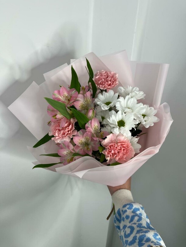 Букет "счастье", артикул F1384205 - 2800 рублей, доставка по городу. Flawery - доставка цветов