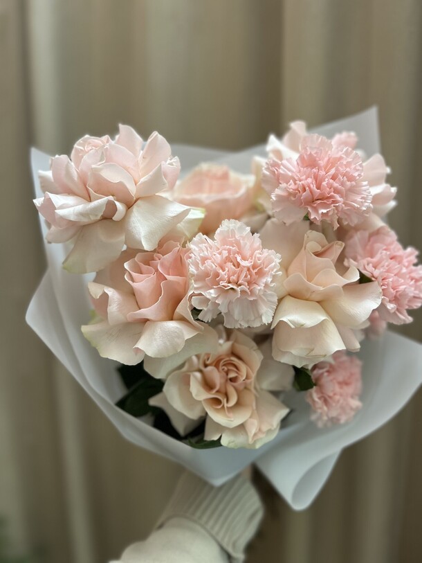 Нежный розовый букет, артикул F1345761 - 5970 рублей, доставка по городу. Flawery - доставка цветов