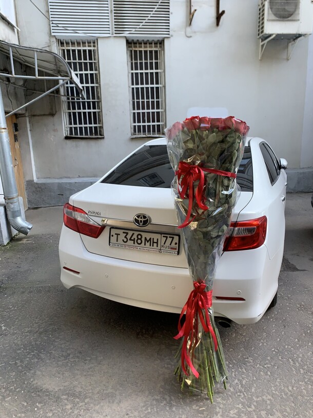 Гигантская роза, артикул F1197306 - 117895 рублей, доставка по городу. Flawery - доставка цветов