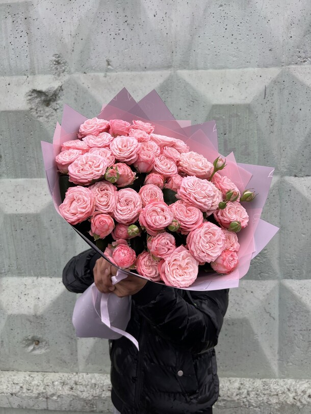 Пионовидные кустовые розы, артикул F1204174 - 10628 рублей, доставка по городу. Flawery - доставка цветов