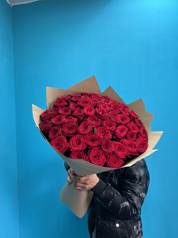 51 красная роза, артикул F1204214 - 12099 рублей, доставка по городу. Flawery - доставка цветов