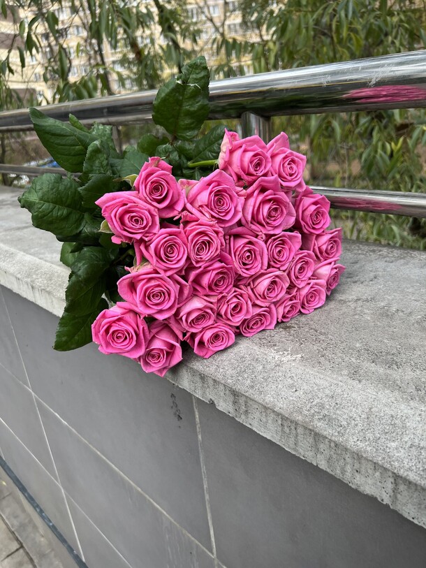 19 роза, артикул F1204216 - 7071 рублей, доставка по городу. Flawery - доставка цветов