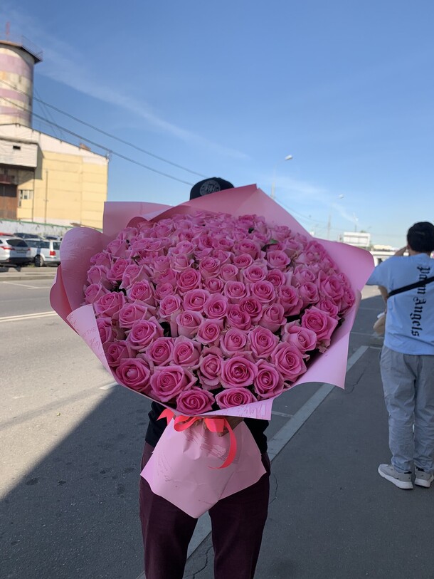 101 роза, артикул F1204228 - 35367 рублей, доставка по городу. Flawery - доставка цветов