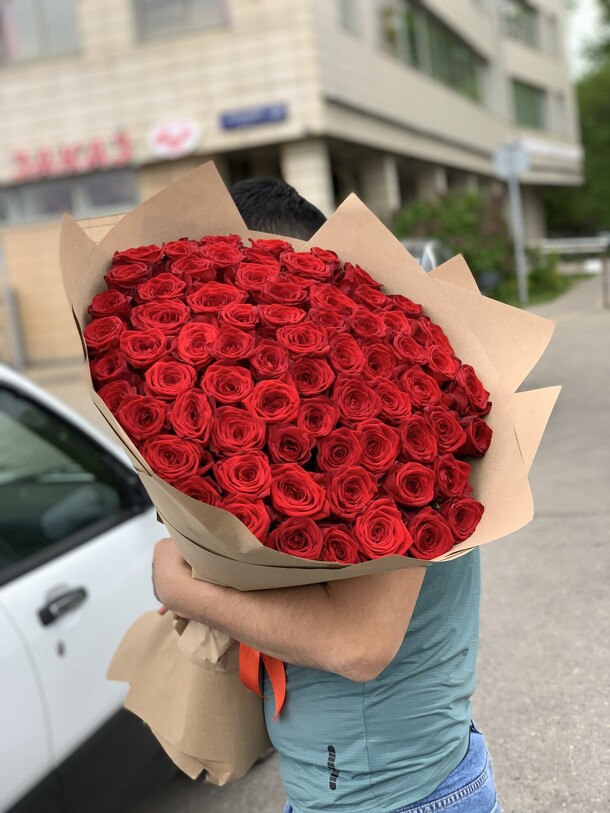 51 красная роза, артикул F1204237 - 12099 рублей, доставка по городу. Flawery - доставка цветов