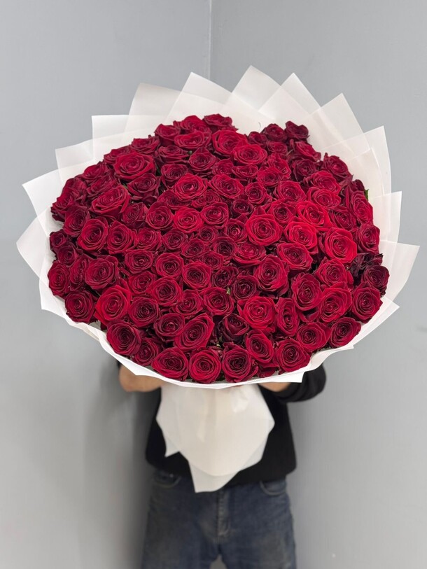 Роза 101, артикул F1374958 - 27000 рублей, доставка по городу. Flawery - доставка цветов