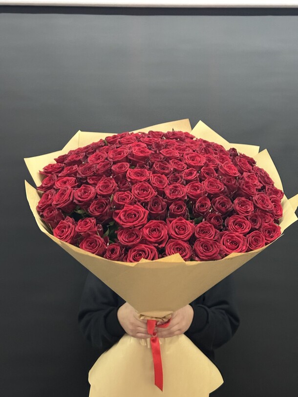 Роза гигант 101, артикул F1378401 - 29091 рублей, доставка по городу. Flawery - доставка цветов