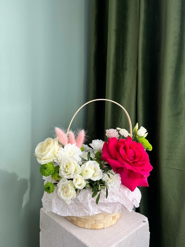 Композиция с гочей, артикул F1536403 - 4365 рублей, доставка по городу. Flawery - доставка цветов