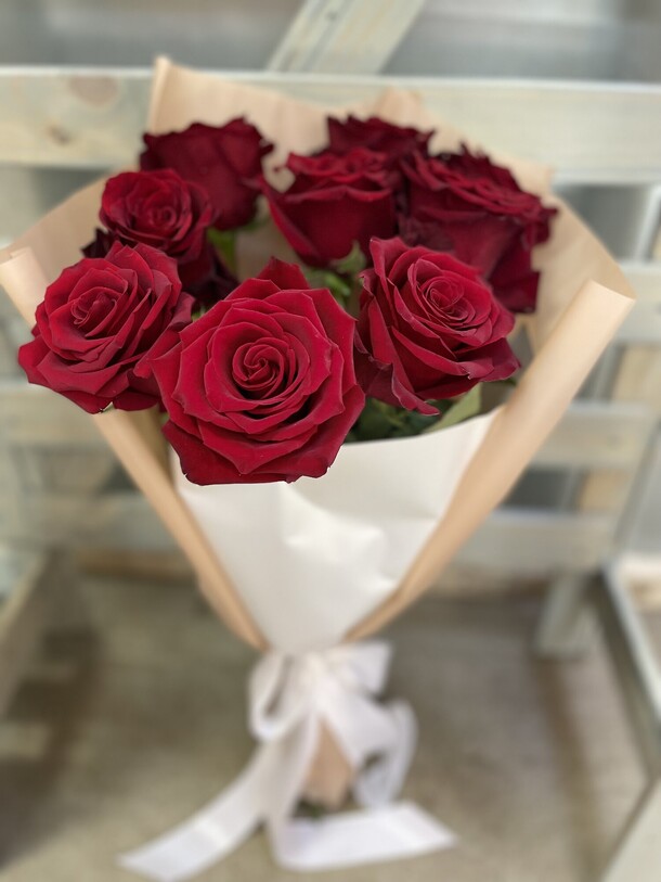 9 роз эксплорер, артикул F1499747 - 4930 рублей, доставка по городу. Flawery - доставка цветов