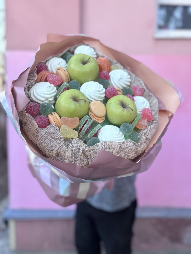 Большой вкусный микс, артикул F1537341 - 2210 рублей, доставка по городу. Flawery - доставка цветов