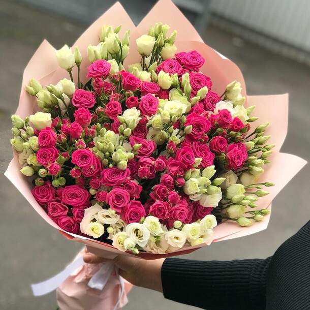 Эустома с розами, артикул F1077484 - 31249 рублей, доставка по городу. Flawery - доставка цветов