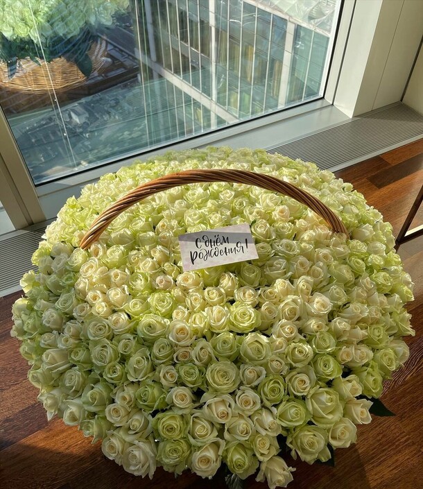 Корзина из 201 розы, артикул F1077487 - 83966 рублей, доставка по городу. Flawery - доставка цветов