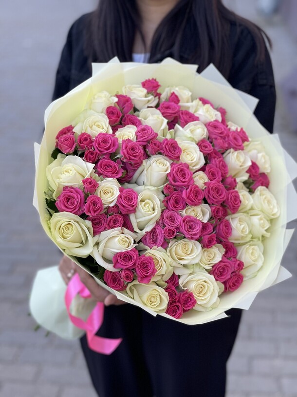 Букет года, артикул F1134075 - 26682 рублей, доставка по городу. Flawery - доставка цветов