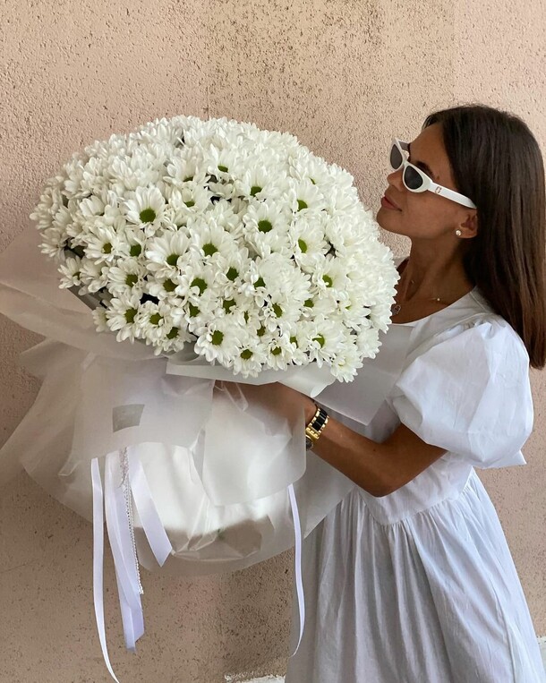 Букет из хризантем, артикул F1136283 - 27235 рублей, доставка по городу. Flawery - доставка цветов