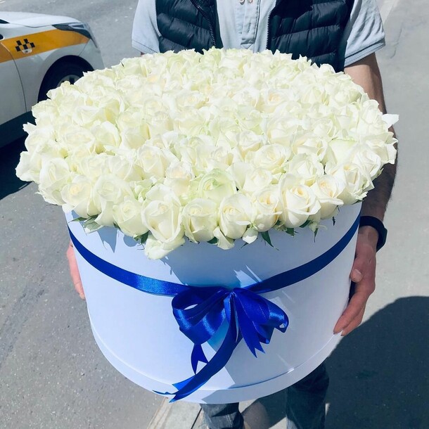 🌹в коробке, артикул F1139015 - 46731 рублей, доставка по городу. Flawery - доставка цветов