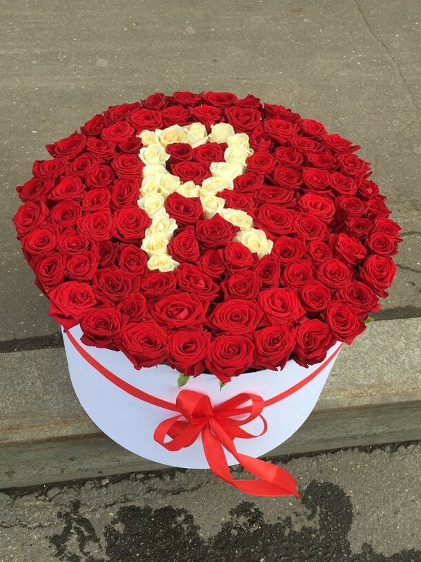 Коробка буква r🌹, артикул F1145340 - 47158 рублей, доставка по городу. Flawery - доставка цветов