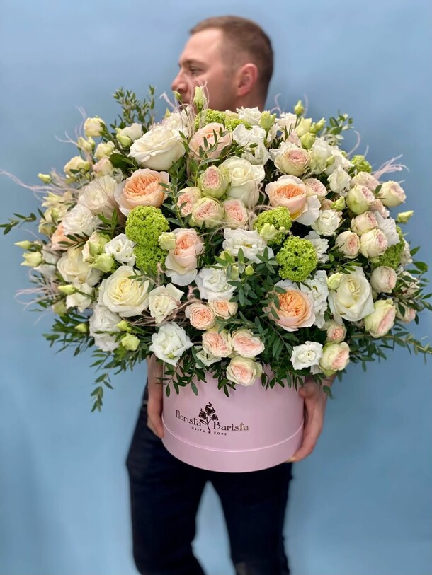 Сборный букет), артикул F1147824 - 113583 рублей, доставка по городу. Flawery - доставка цветов