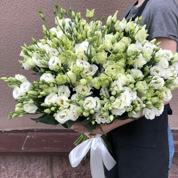 Букет из эустомы, артикул F1148352 - 24329 рублей, доставка по городу. Flawery - доставка цветов