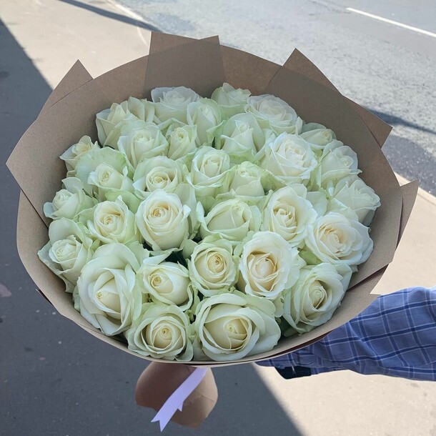 Букет из 31 розы🌹, артикул F1148883 - 11299 рублей, доставка по городу. Flawery - доставка цветов