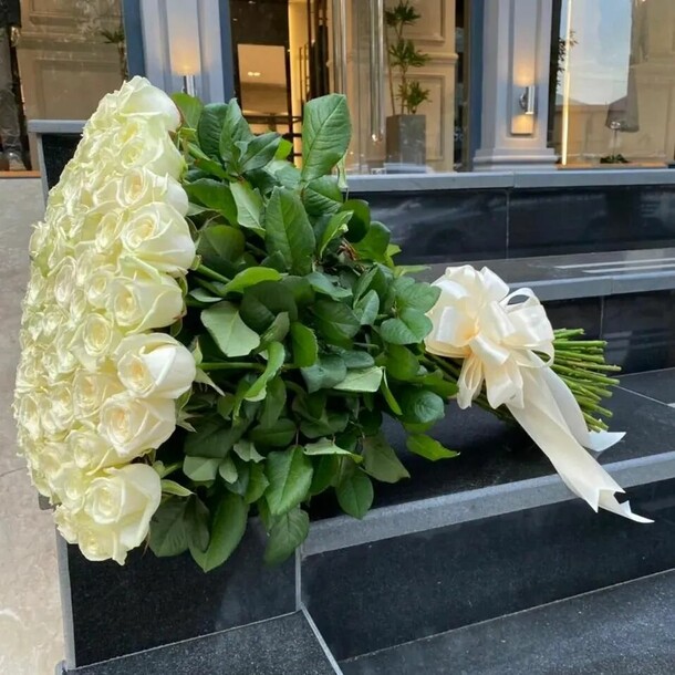 Притяжение, артикул F1151961 - 44536 рублей, доставка по городу. Flawery - доставка цветов