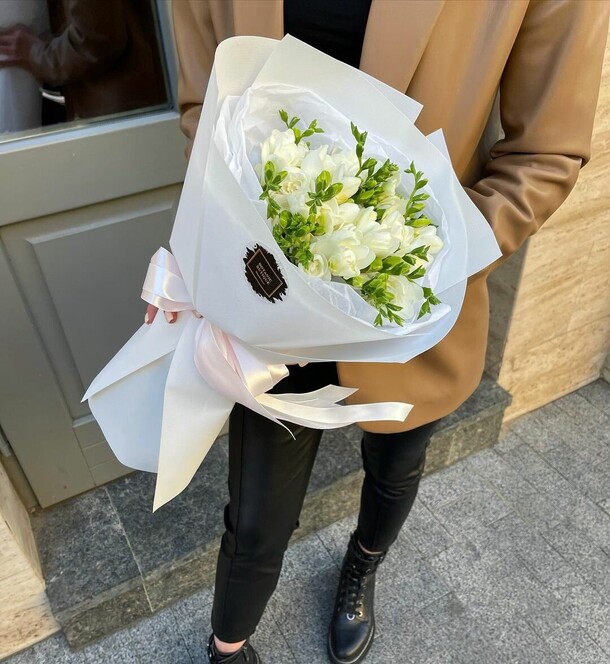 Яркая эмоция, артикул F1153375 - 27111 рублей, доставка по городу. Flawery - доставка цветов