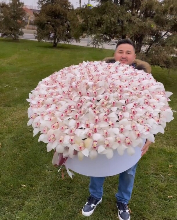 Королевский подарок, артикул F1154099 - 330003 рублей, доставка по городу. Flawery - доставка цветов