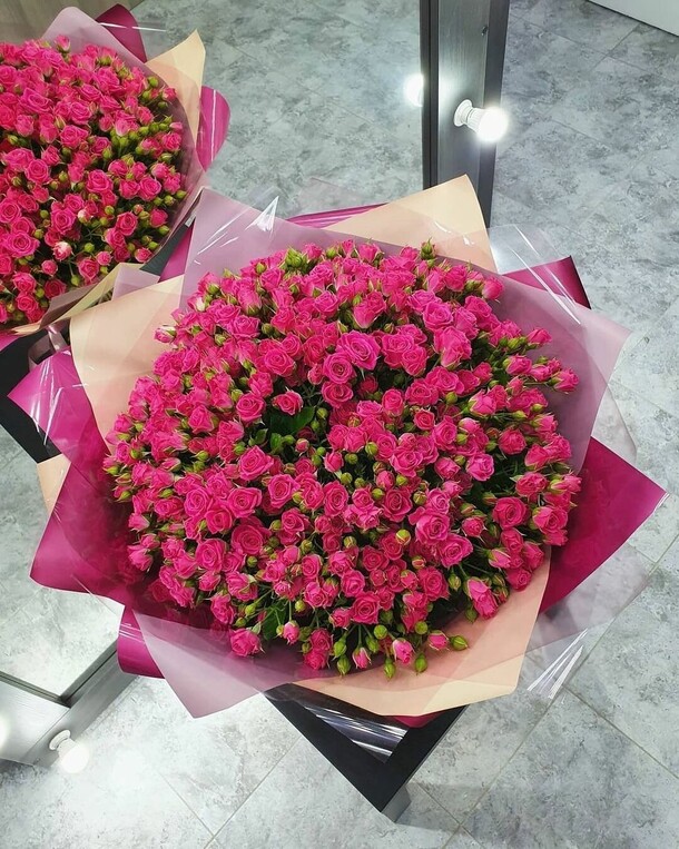 Малиновая роза, артикул F1163226 - 40230 рублей, доставка по городу. Flawery - доставка цветов
