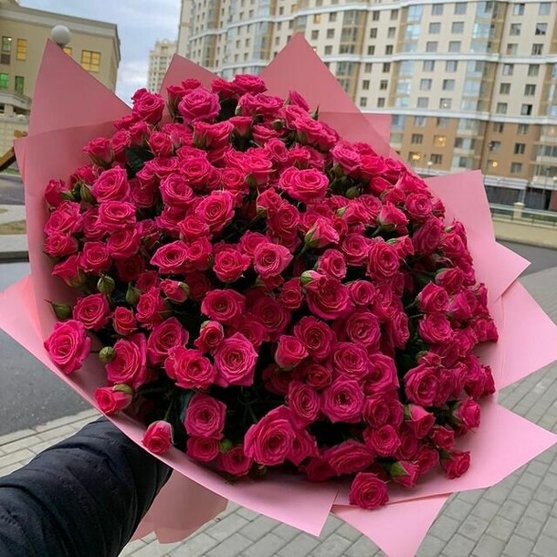 Кустовая роза, артикул F1163227 - 31775 рублей, доставка по городу. Flawery - доставка цветов