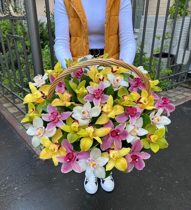 Орхидеи в корзине, артикул F1166879 - 42794 рублей, доставка по городу. Flawery - доставка цветов