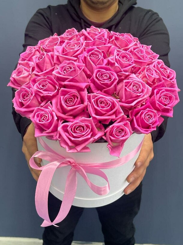 Роза в коробке, артикул F1167328 - 14697 рублей, доставка по городу. Flawery - доставка цветов