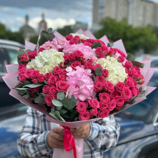 Шикарный букет, артикул F1199483 - 42794 рублей, доставка по городу. Flawery - доставка цветов