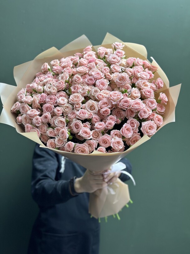 Кустовая роза 39, артикул F1247501 - 28296 рублей, доставка по городу. Flawery - доставка цветов